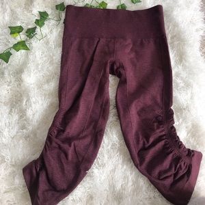 LULULEMON CROPPED SCRUNCH LEGGINGS